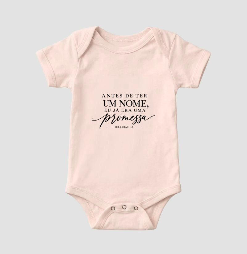 Body de Bebê Cristão – Antes de Ter um Nome, Eu Já Era uma Promessa | Jeremias 1:5 | Presente com Fé