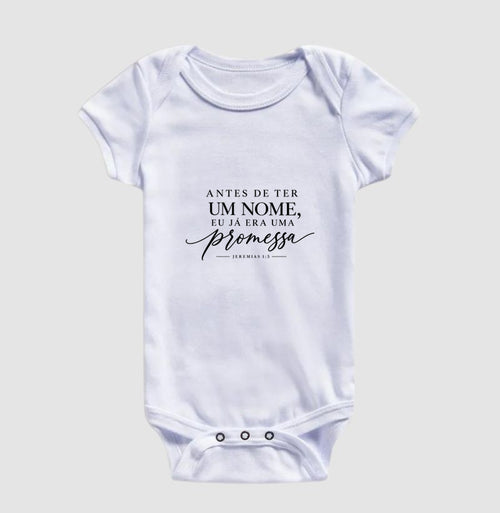 Body de Bebê Cristão – Antes de Ter um Nome, Eu Já Era uma Promessa | Jeremias 1:5 | Presente com Fé